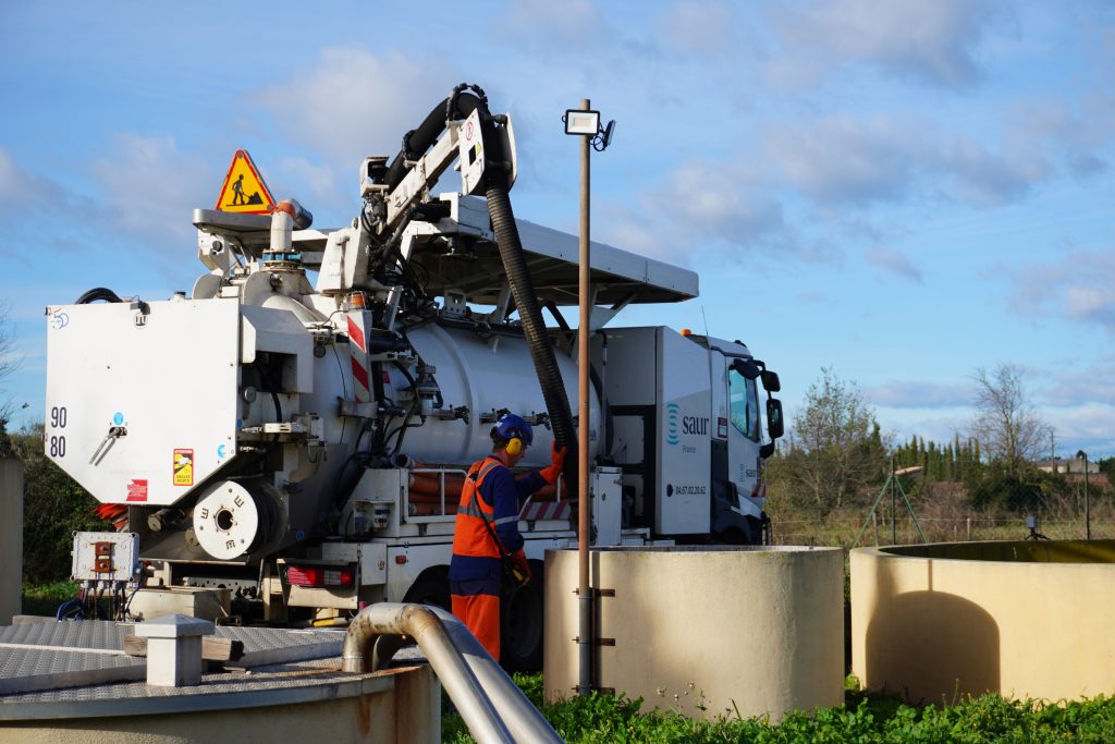 Camion SAUR de débouchage en intervention